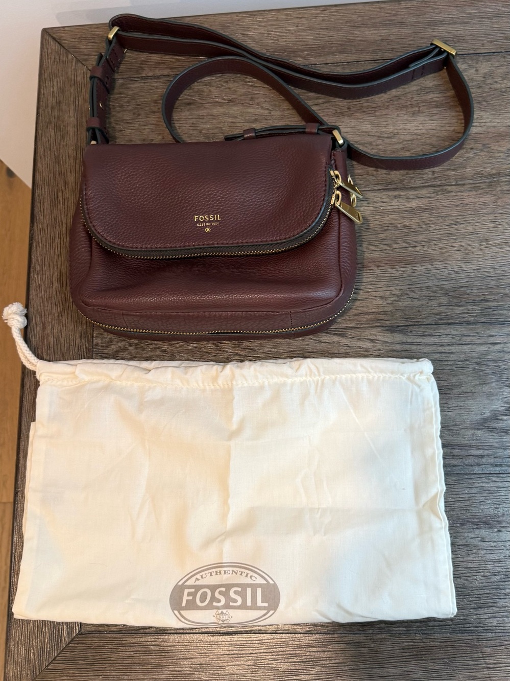 Like NEW Fossil Preston Burgundy Leather Crossbody with Gold Hardware